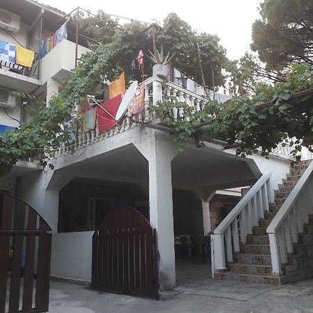 Vila Ruska Prcanj Luaran gambar