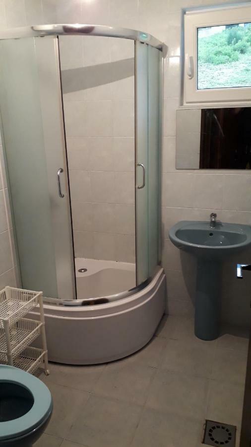 Vila Ruska Prcanj Luaran gambar