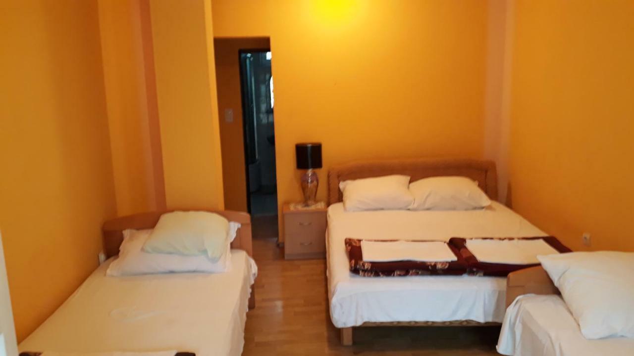 Vila Ruska Prcanj Luaran gambar
