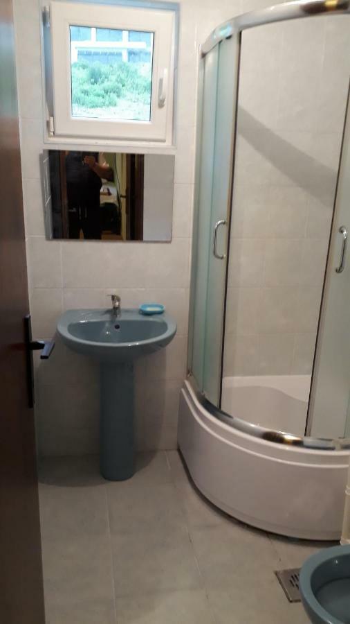 Vila Ruska Prcanj Luaran gambar